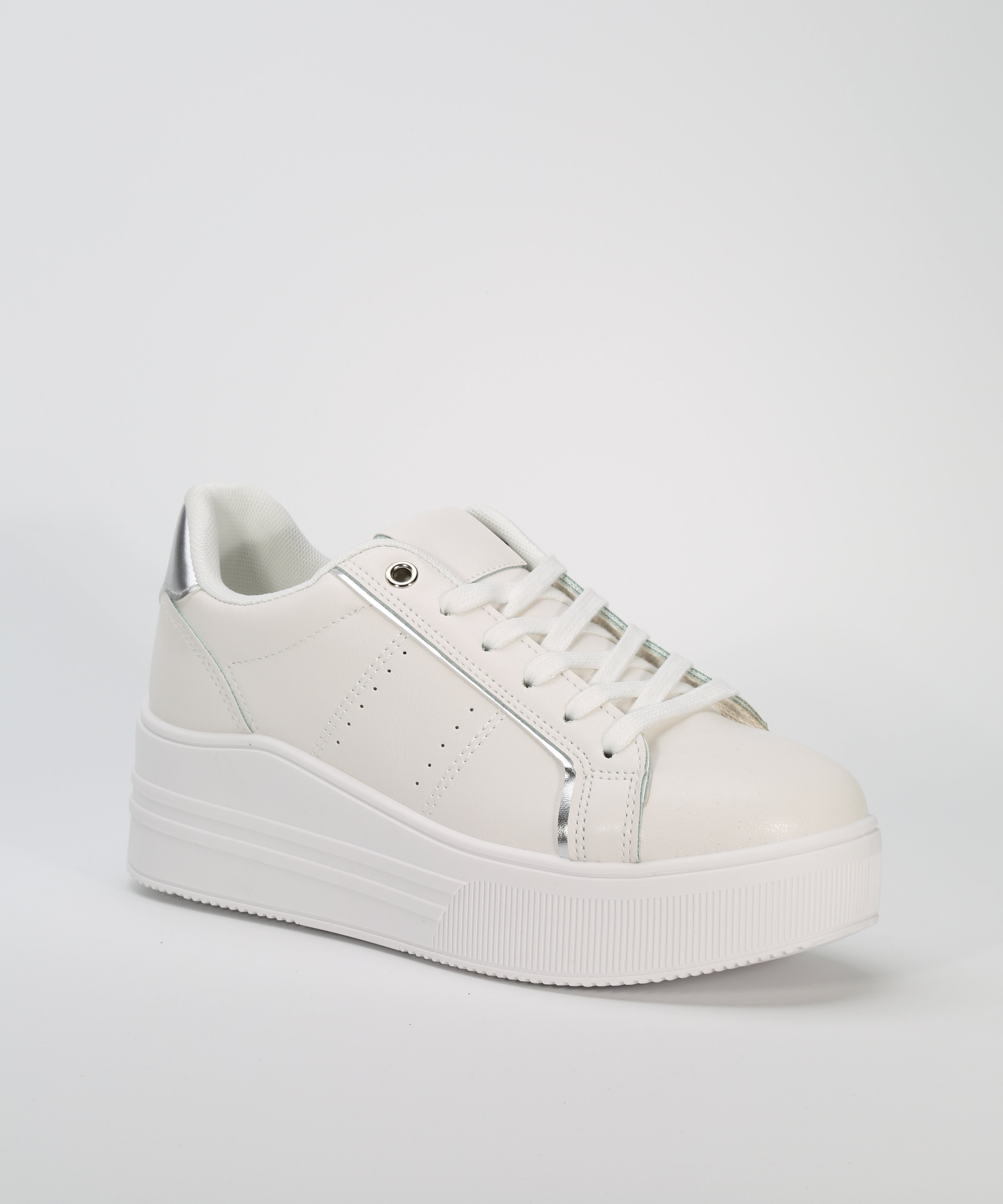 Zapatilla talonera metalizada image number null